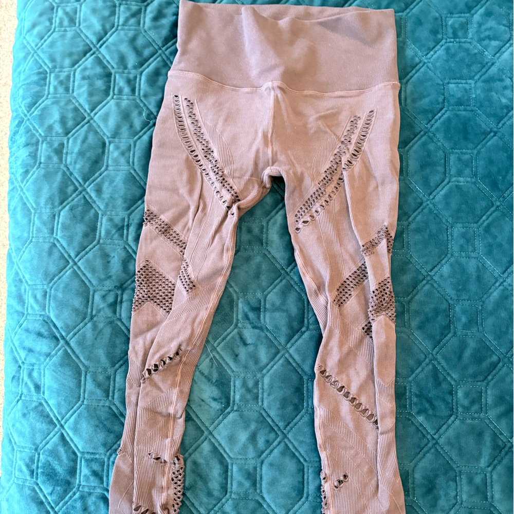 ALO Yoga mauve Ribbed Leggings